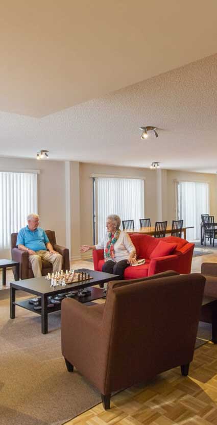 Life at Le Russell puts you at the center of a vibrant, bilingual communit